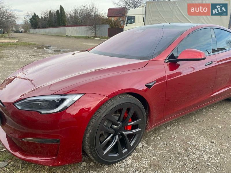 Лифтбек Tesla Model S 2023 в Староконстантинове