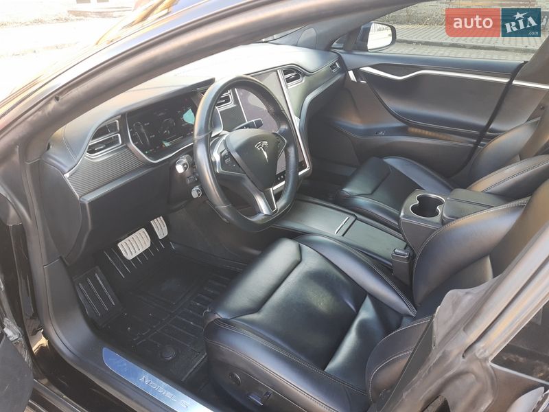 Лифтбек Tesla Model S 2017 в Тернополе
