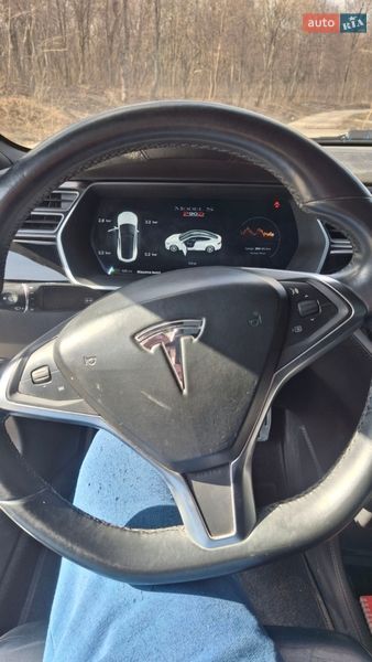 Лифтбек Tesla Model S 2015 в Тернополе