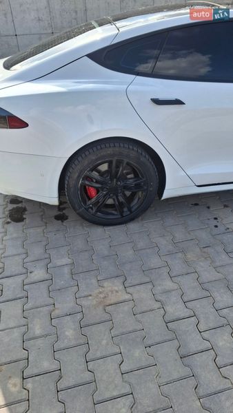 Лифтбек Tesla Model S 2015 в Тернополе