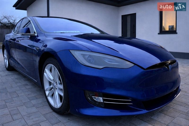 Лифтбек Tesla Model S 2015 в Харькове