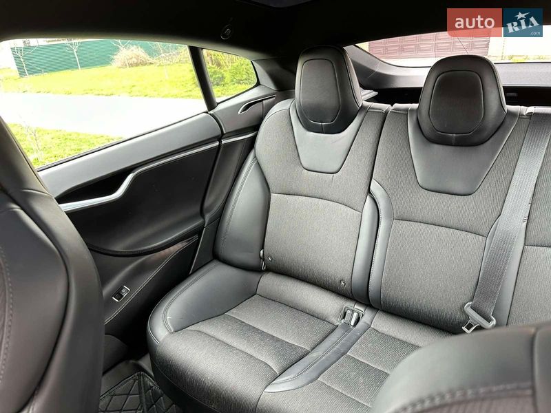 Ліфтбек Tesla Model S 2017 в Києві фото 14 Ліфтбек Tesla Model S 2017 в Києві