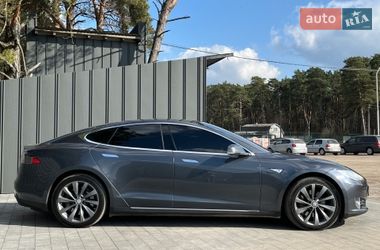 Лифтбек Tesla Model S 2015 в Смыге