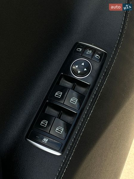 Лифтбек Tesla Model S 2015 в Смыге