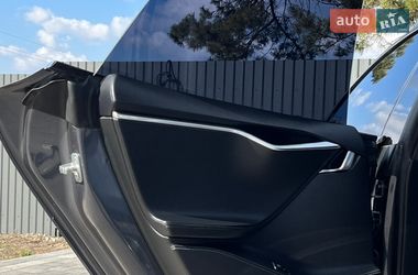 Лифтбек Tesla Model S 2015 в Смыге