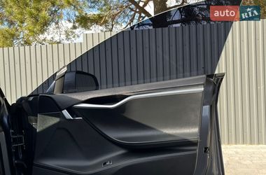 Лифтбек Tesla Model S 2015 в Смыге