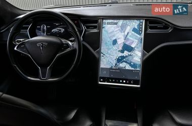 Лифтбек Tesla Model S 2015 в Смыге