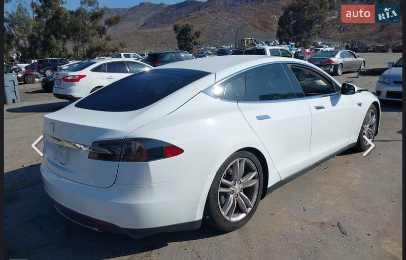 Ліфтбек Tesla Model S 2013 в Тернополі