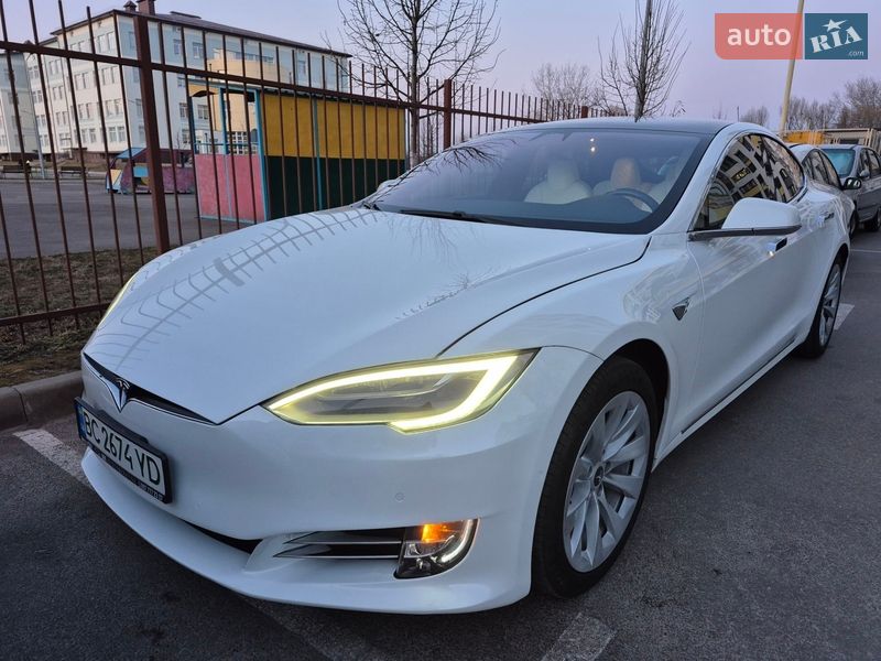 Лифтбек Tesla Model S 2020 в Борисполе