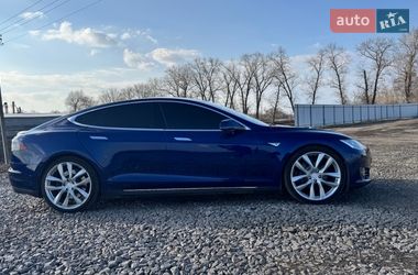Лифтбек Tesla Model S 2015 в Киеве