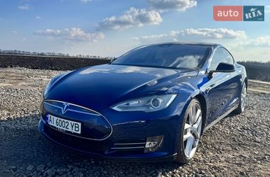 Лифтбек Tesla Model S 2015 в Киеве
