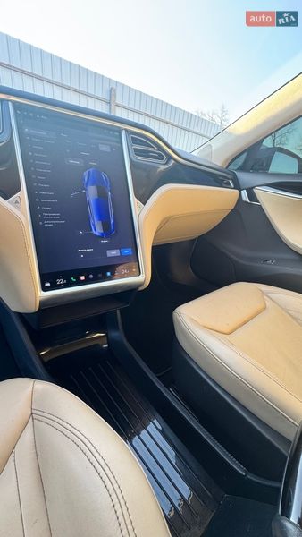 Лифтбек Tesla Model S 2015 в Киеве