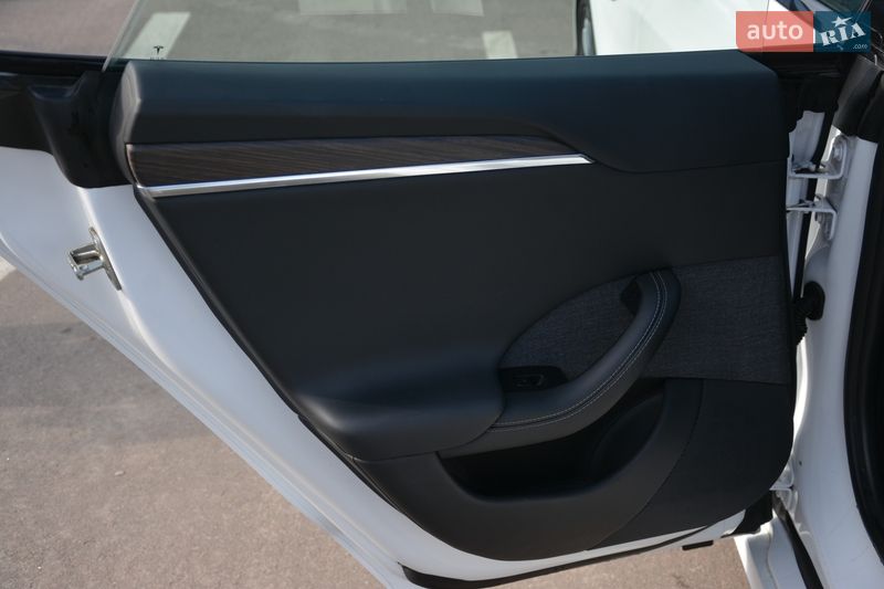 Лифтбек Tesla Model S 2022 в Киеве фото 53 Лифтбек Tesla Model S 2022 в Киеве