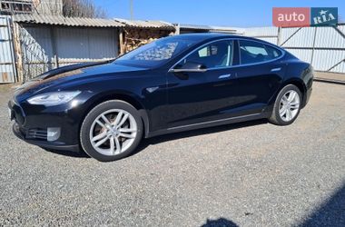 Лифтбек Tesla Model S 2014 в Радехове