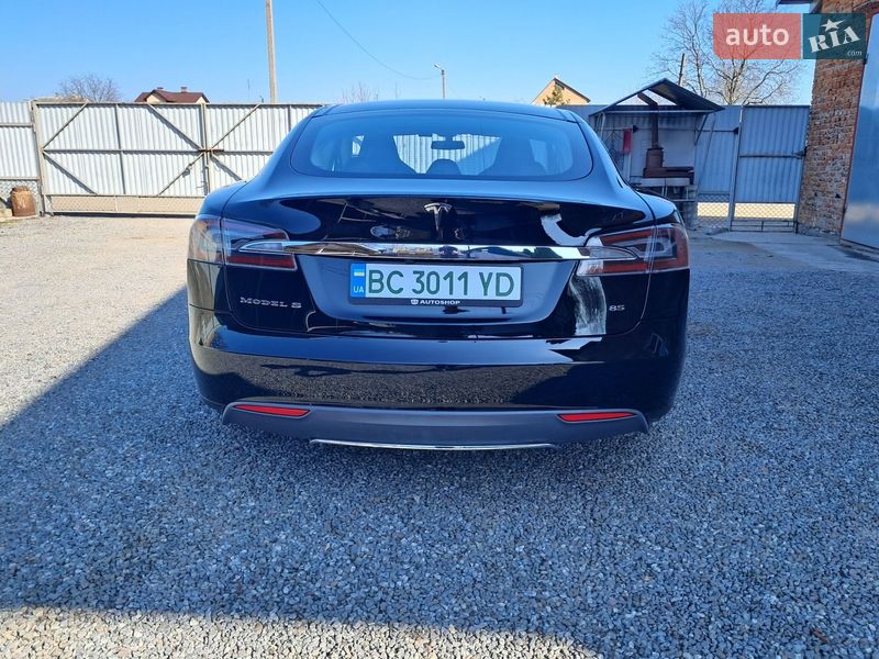 Лифтбек Tesla Model S 2014 в Радехове