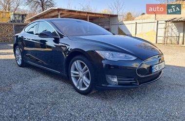 Лифтбек Tesla Model S 2014 в Радехове