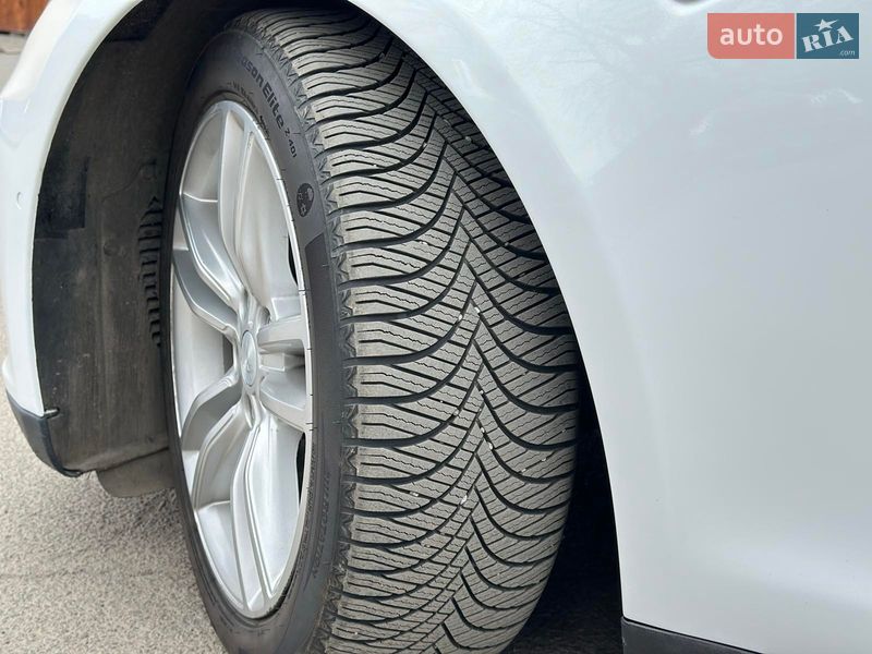 Ліфтбек Tesla Model S 2015 в Вінниці