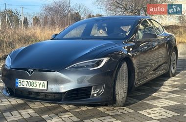 Лифтбек Tesla Model S 2016 в Буске