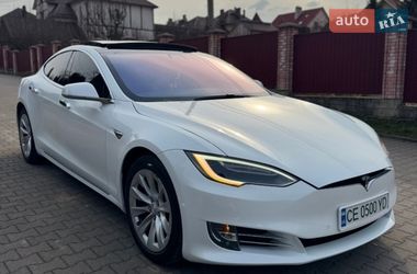 Лифтбек Tesla Model S 2018 в Черновцах