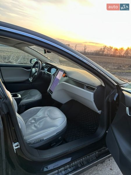 Ліфтбек Tesla Model S 2012 в Чемерівцях