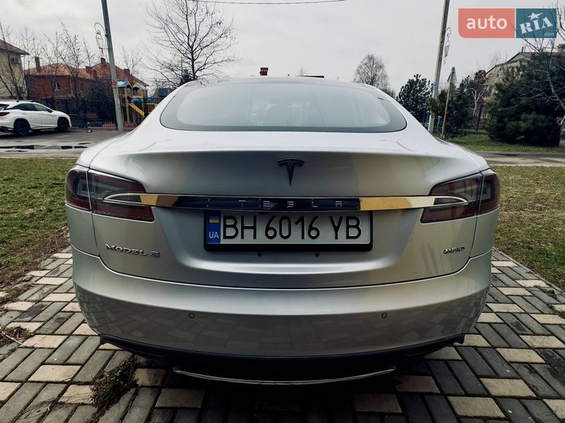 Ліфтбек Tesla Model S 2015 в Одесі