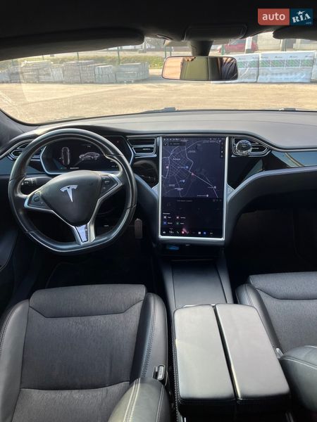 Ліфтбек Tesla Model S 2017 в Житомирі