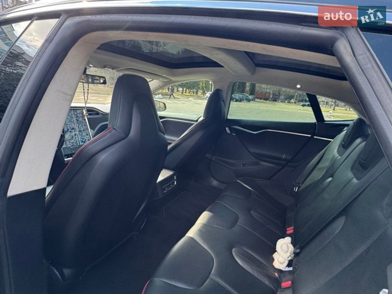 Ліфтбек Tesla Model S 2014 в Рівному
