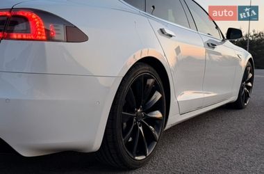 Ліфтбек Tesla Model S 2016 в Києві