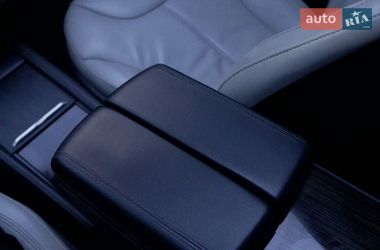 Лифтбек Tesla Model S 2015 в Львове