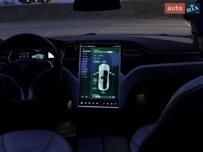 Лифтбек Tesla Model S 2015 в Львове фото 19 Лифтбек Tesla Model S 2015 в Львове