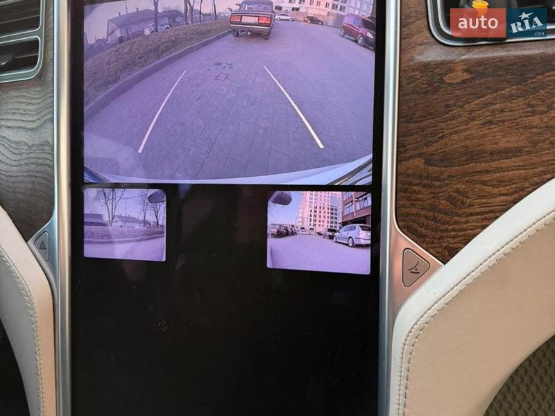 Ліфтбек Tesla Model S 2017 в Дубні