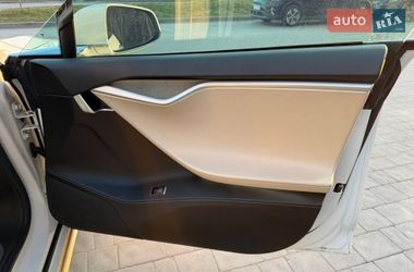 Лифтбек Tesla Model S 2017 в Дубно