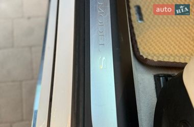 Ліфтбек Tesla Model S 2017 в Дубні