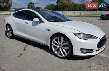 Лифтбек Tesla Model S 2014 в Ковеле