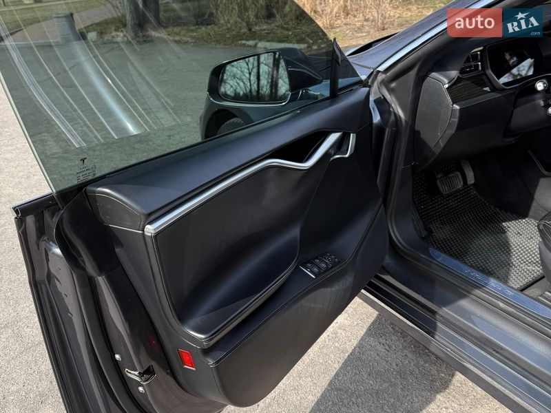 Лифтбек Tesla Model S 2016 в Кременчуге фото 28 Лифтбек Tesla Model S 2016 в Кременчуге