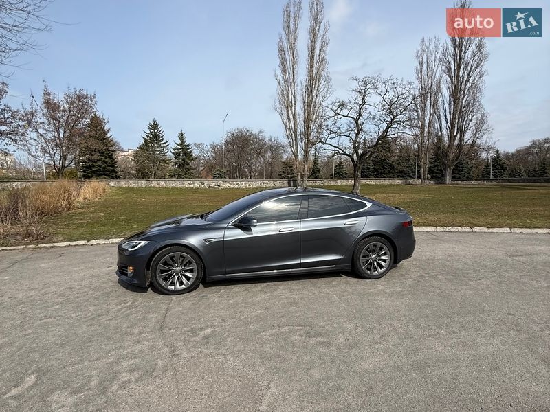 Лифтбек Tesla Model S 2016 в Кременчуге фото 5 Лифтбек Tesla Model S 2016 в Кременчуге