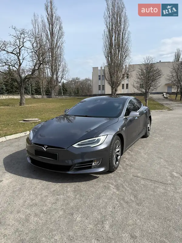 Tesla Model S 2016