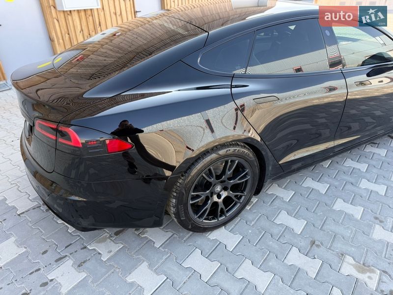 Ліфтбек Tesla Model S 2021 в Львові