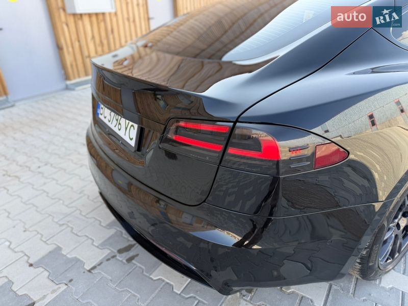 Ліфтбек Tesla Model S 2021 в Львові