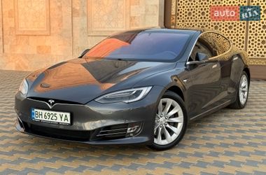 Ліфтбек Tesla Model S 2017 в Одесі фото 16 Ліфтбек Tesla Model S 2017 в Одесі