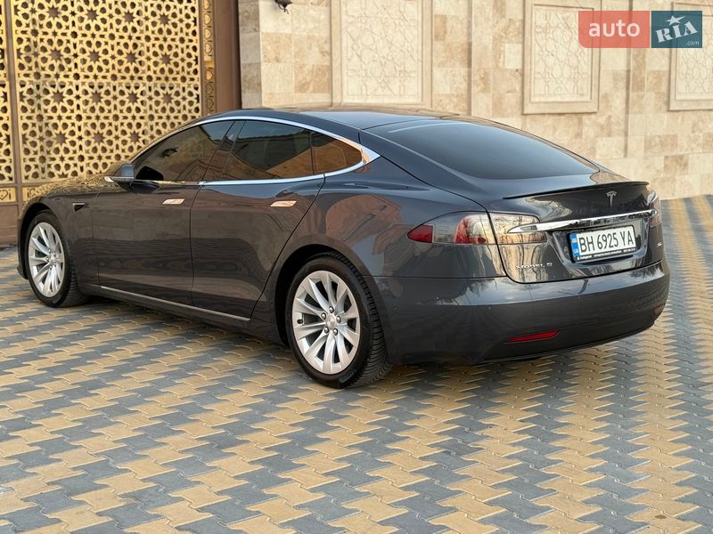 Ліфтбек Tesla Model S 2017 в Одесі
