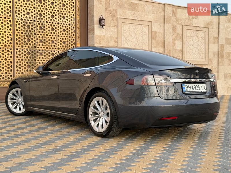 Ліфтбек Tesla Model S 2017 в Одесі