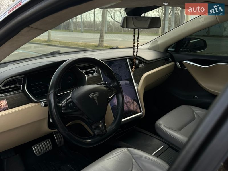 Ліфтбек Tesla Model S 2014 в Києві