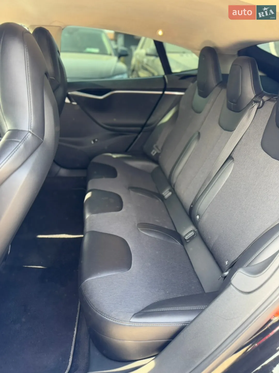 2014 Tesla Model S - мініатюра 18