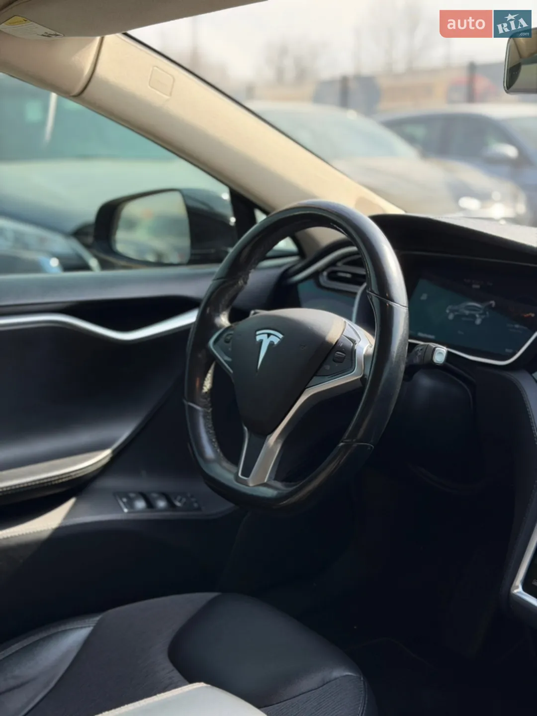 2014 Tesla Model S - мініатюра 26