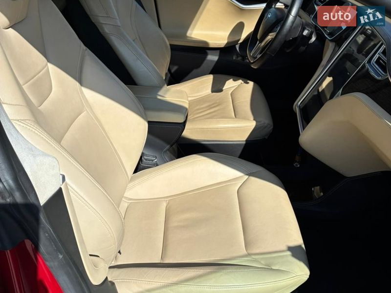 Ліфтбек Tesla Model S 2015 в Києві фото 19 Ліфтбек Tesla Model S 2015 в Києві