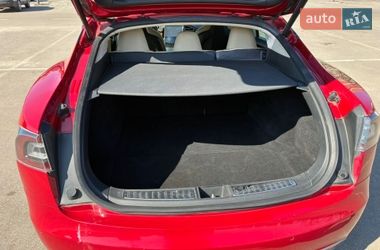 Лифтбек Tesla Model S 2015 в Киеве