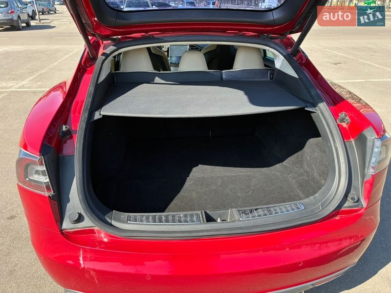 Ліфтбек Tesla Model S 2015 в Києві фото 12 Ліфтбек Tesla Model S 2015 в Києві