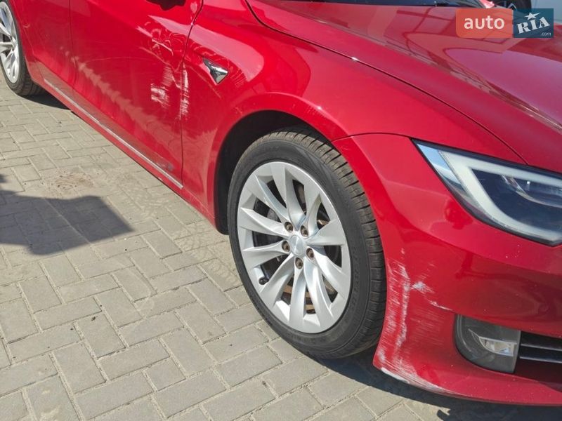 Ліфтбек Tesla Model S 2017 в Києві