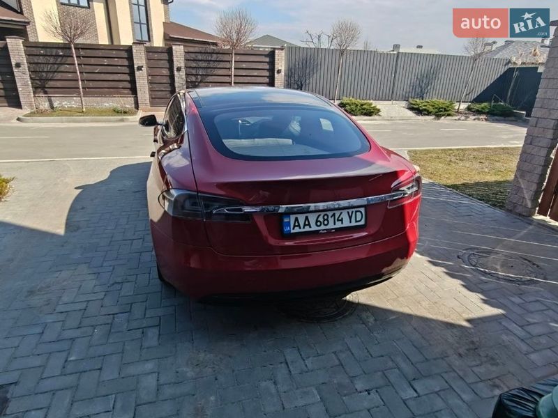 Ліфтбек Tesla Model S 2017 в Києві